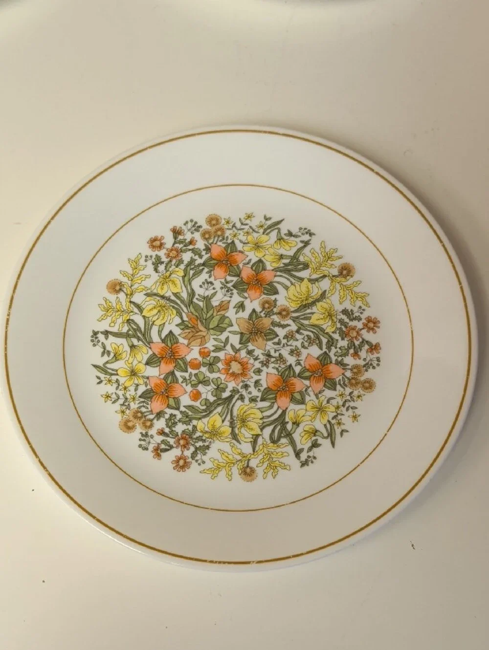 4 VTG. Corelle 